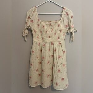 American Eagle Women’s Tie Sleeve Smocked Mini Dress Small Cream Floral Square